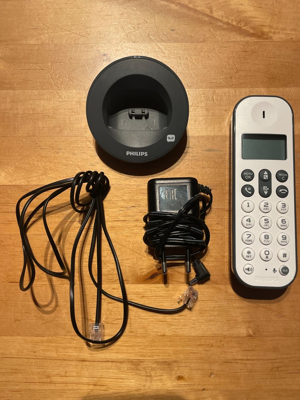 Philips Téléphones: Philips DECT Schnurlostelefon inkl. Basisstation – D'occasion à Glarus par dashandlash