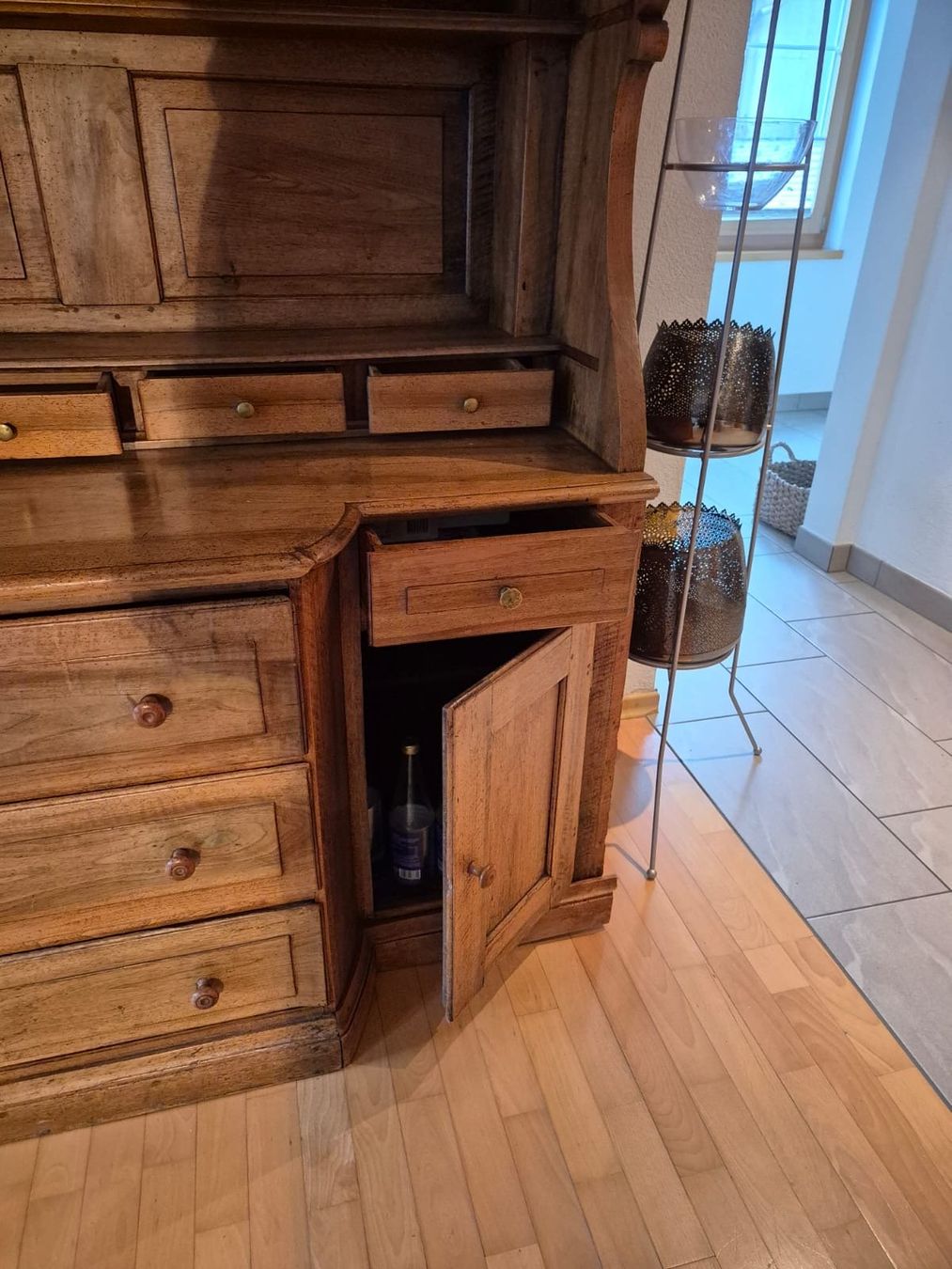 Credenze: Stubenbuffet massiv Nussbaum – Usato da Weesen venduto da knorrli123 3