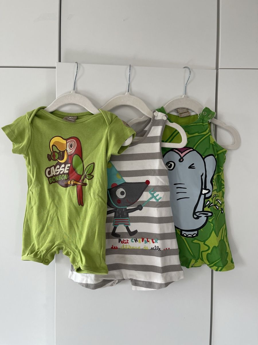 Strampler: 3 Baby Sommer Jumpsuits 12M Set – Gebraucht aus Schlieren von Keluwei