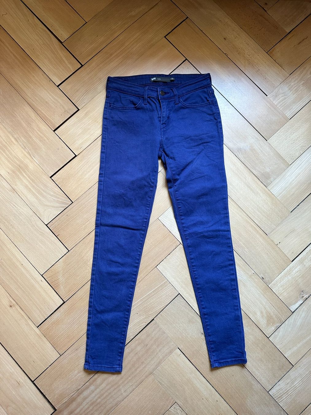 Levi's Jeans: LEVIS - Jeans Jeggings violett W26 – Usato da Zürich venduto da Diazaio