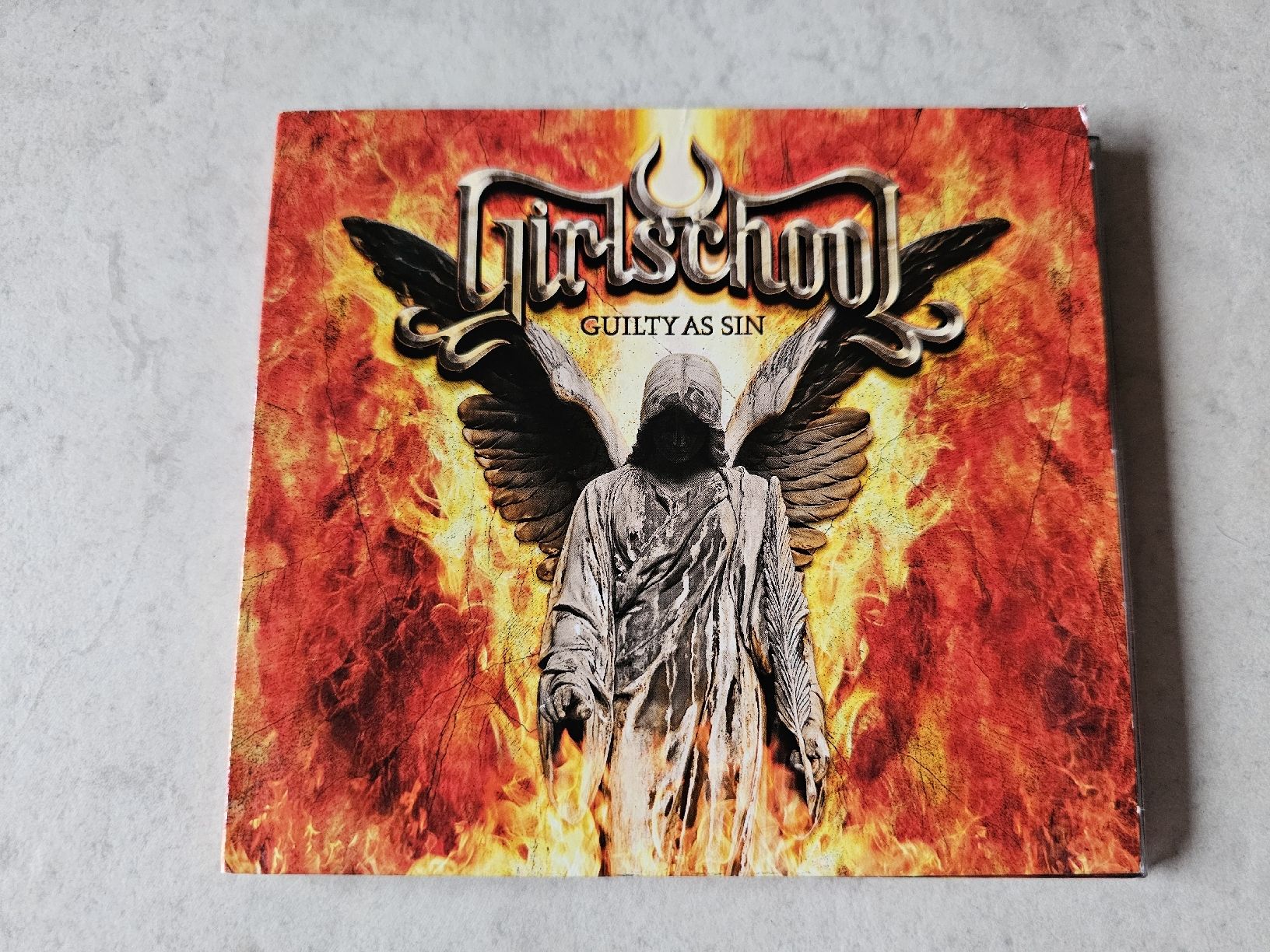 CDs: Girlschool  -  Guilty As Sin – Gebraucht aus Schneisingen von backstore24