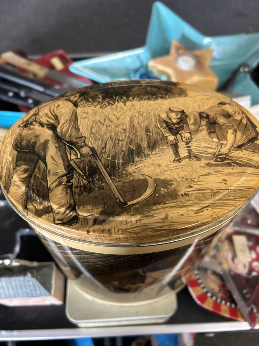 Sonstige Dekorationen & Accessoires: Vintage Keksdose Blechdose Nostalgisch – Gebraucht aus Merenschwand von Jacqueline99 4