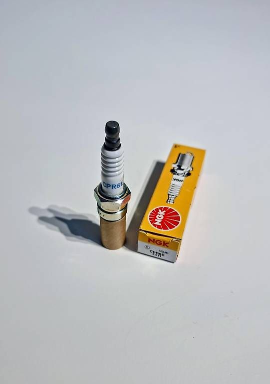 Tutti pezzi di ricambio auto: NGK CPR8E Spark Plug (Part No. 7411) – Usato da Grenchen venduto da Joray_Preparation
