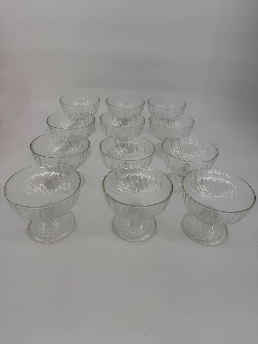 Set di piatti: 12 Dessert-Gläser / Eis-Schalen, Vintage – Usato da Auenstein venduto da moin.