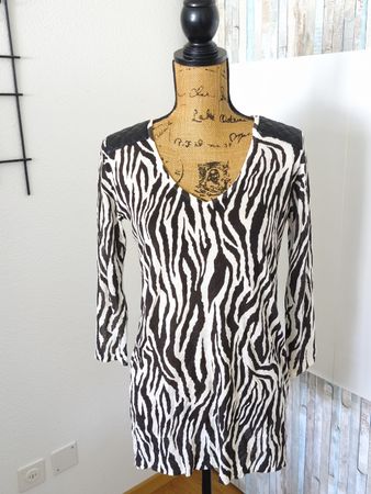 Damen Pullover H&M Zebra Muster Grösse XS neuwertig