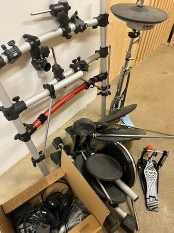Strumenti musicali: Batterie électronique Yamaha démontée set complet - CHF 49 – Usato da Genève venduto da umu_jh7m 1