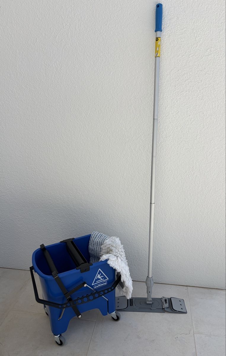 Sonstiges für Haushalt & Wohnen: Professionelles Bodenwischset von WOCA – Gebraucht aus Sarmenstorf von speedy056