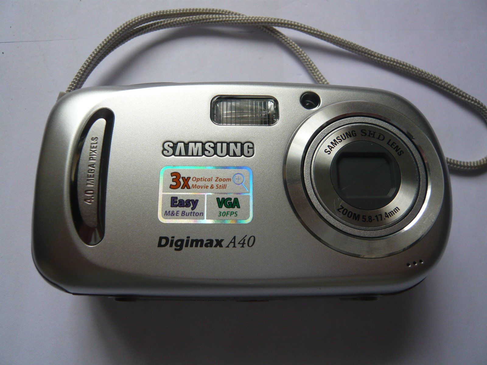 Samsung Fotocamera: SAMSUNG DIGIMAX A40 4.0 Mega Pixels – Usato da Winterthur venduto da Cajun