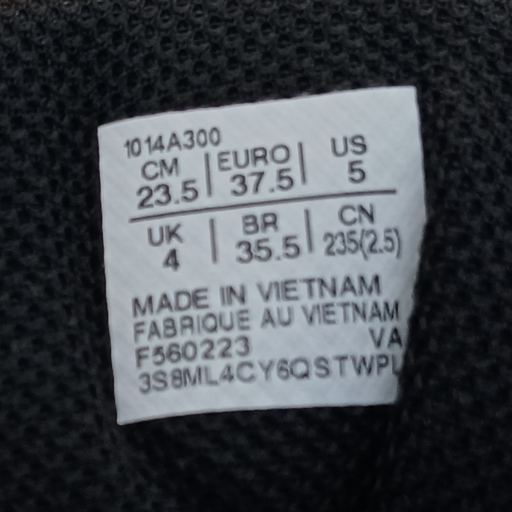 Asics Chaussures femmes: Neue Asics Laufschuhe Gr. 37.5 – Neuf avec emballage d'origine à Densbüren par H-76 6