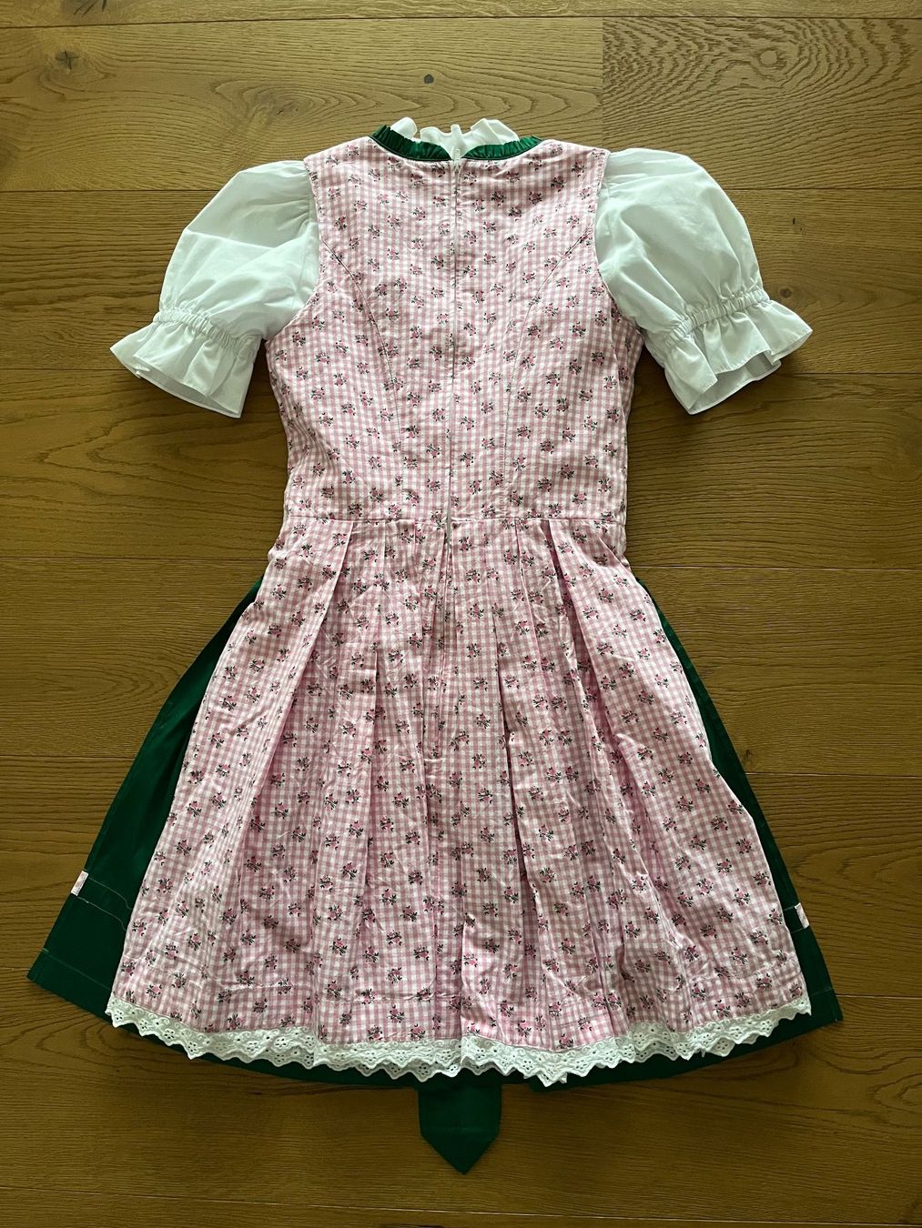 Vestiti & Gonne: Dirndl für Mädchen – Usato da Balgach venduto da Olieto 1