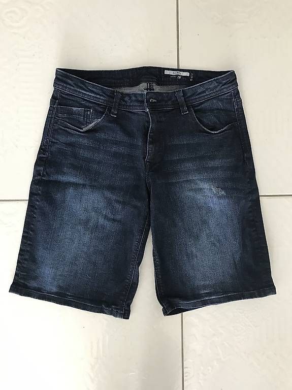 Esprit Jeans: Kurze Jeans Shorts Esprit – Usato da Herzogenbuchsee venduto da Obivius