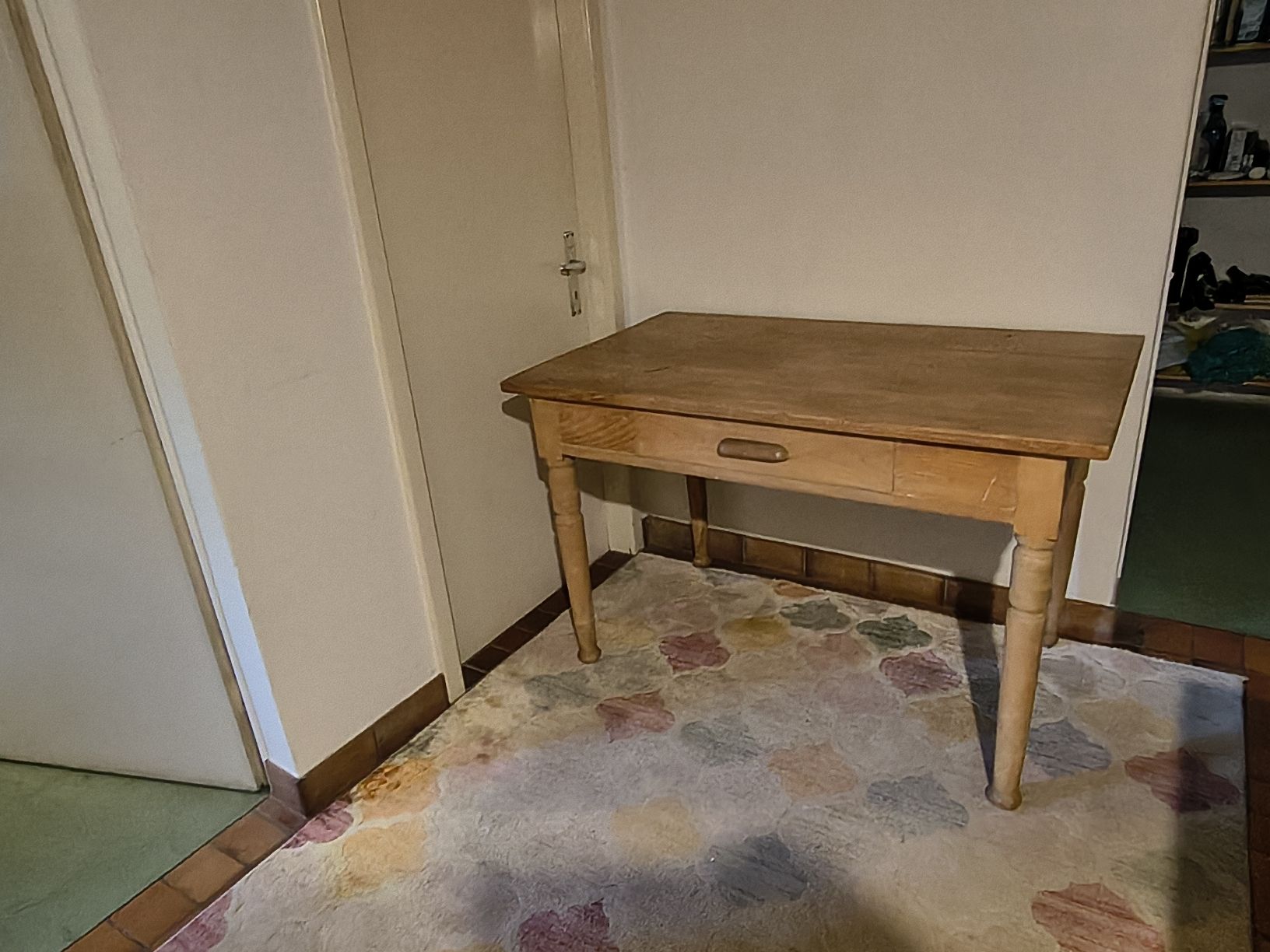 Tavoli: Antiker Küchentisch, Esstisch mit Schublade – Usato da Burgdorf venduto da 123gt