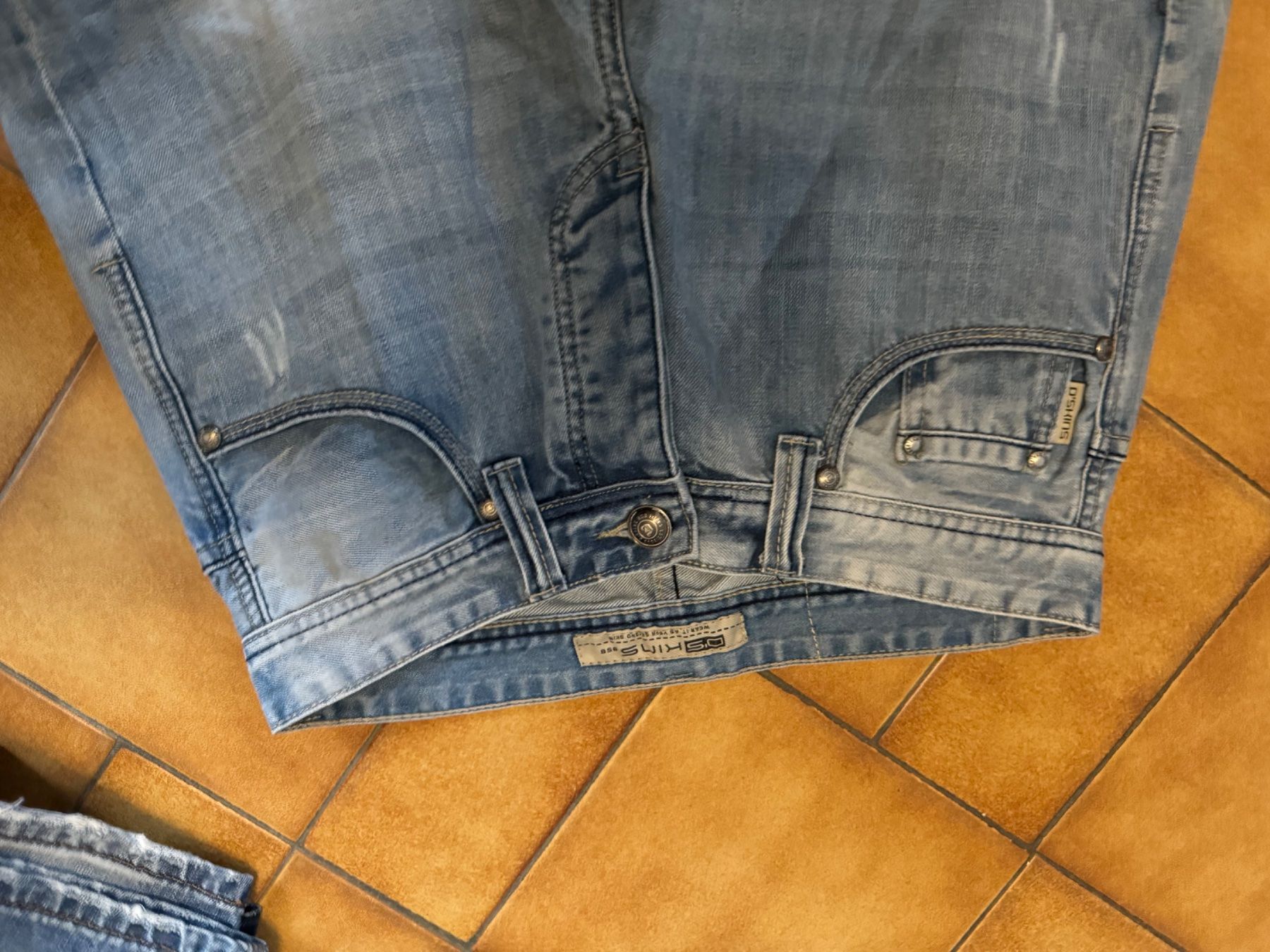 Pantaloni: Short taille 30 pose à plas 38 cm – Usato da Veyrier venduto da kimedovapa 1
