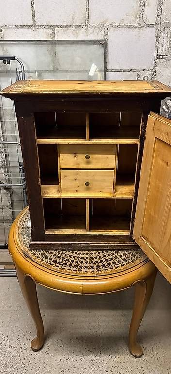 Armadi: Medizinschrank – Usato da Matten(St.Stephan) venduto da ren_r8tw 1
