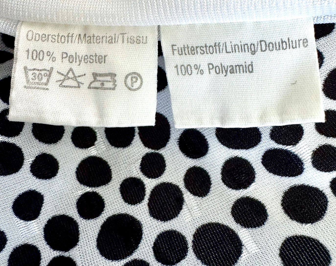 Vestiti: Schwarz-weisses Kleid mit modernem Punktemuster – Usato da Oberrieden venduto da pet_n2c2 2