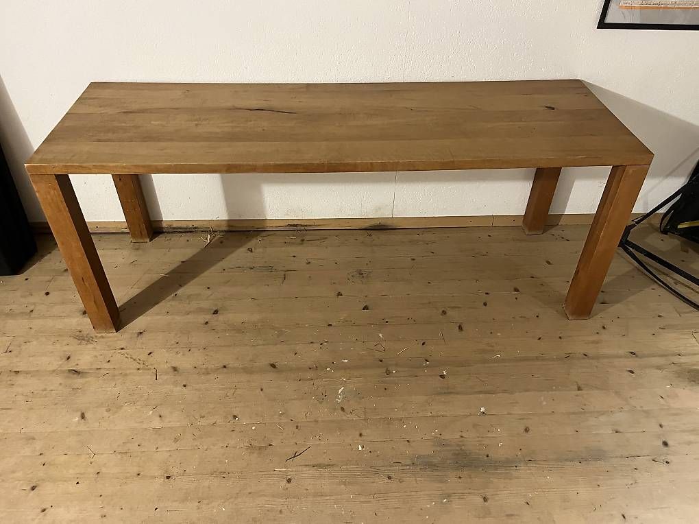 Tische: Massiver Holztisch – Gebraucht aus Zürich von Sellorbuy