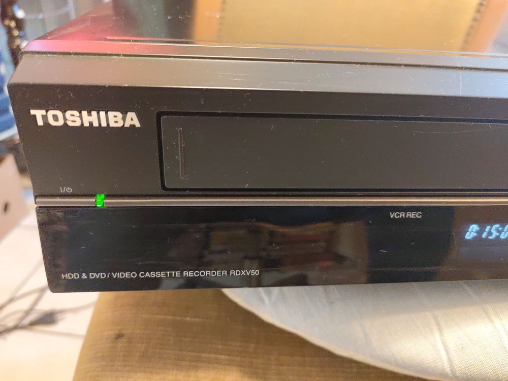 Magnétoscope Toshiba V-660F VHS Vintage - Pour Pièces Ou Réparation