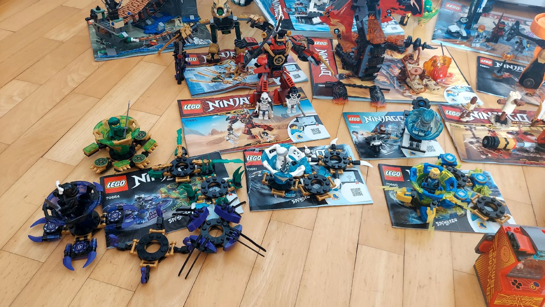 Lego Jeux de construction: Teilen/ Divers Lego Ninjago  – D'occasion à Lausanne par F.Kim.13 5
