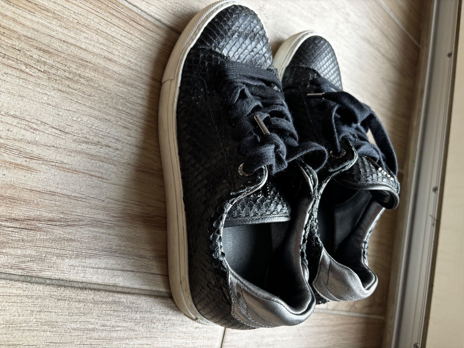 Zadig & Voltaire Scarpe da donna: Zadig&Voltaire Sneakers 38 noir – Usato da Vésenaz venduto da dri_rc9f 2