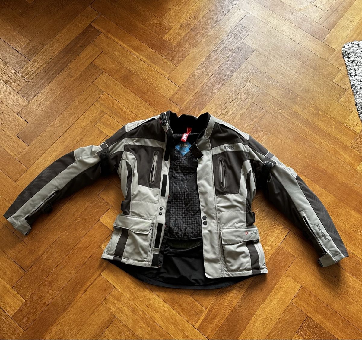 Lotti di vestiti: Herren Motorrad -Kombi – Nuovo (secondo la descrizione) da kreuzlingen venduto da trispok