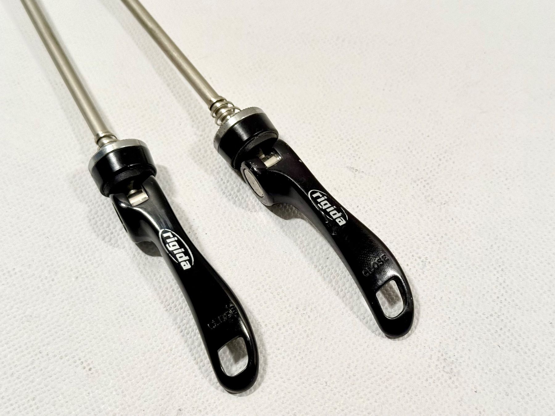 Shimano Pezzi di ricambio: RIGIDA Schnellspanner Set TOPZUSTAND 2605 – Usato da Luzern venduto da bikeandbeltcom 1