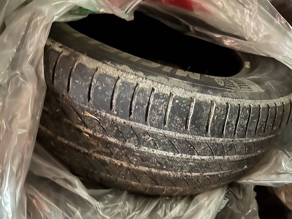 Sonstiges Schreiben & Zeichnen: 2 Pneus été 215/60 R16 99H – Gebraucht aus Sonvilier von eme_2vyf 2