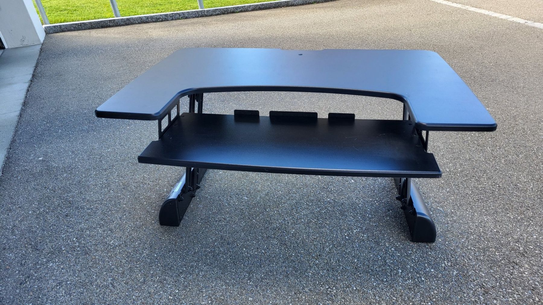 Scrivanie: Stehtisch schwarz Marke Nike SB gebraucht – Usato da Heiden venduto da bt-4532 2