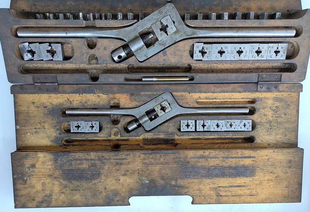 Tutti gli attrezzi: Gewindeschneideset Metrisch – Usato da Bösingen venduto da Geybi 4
