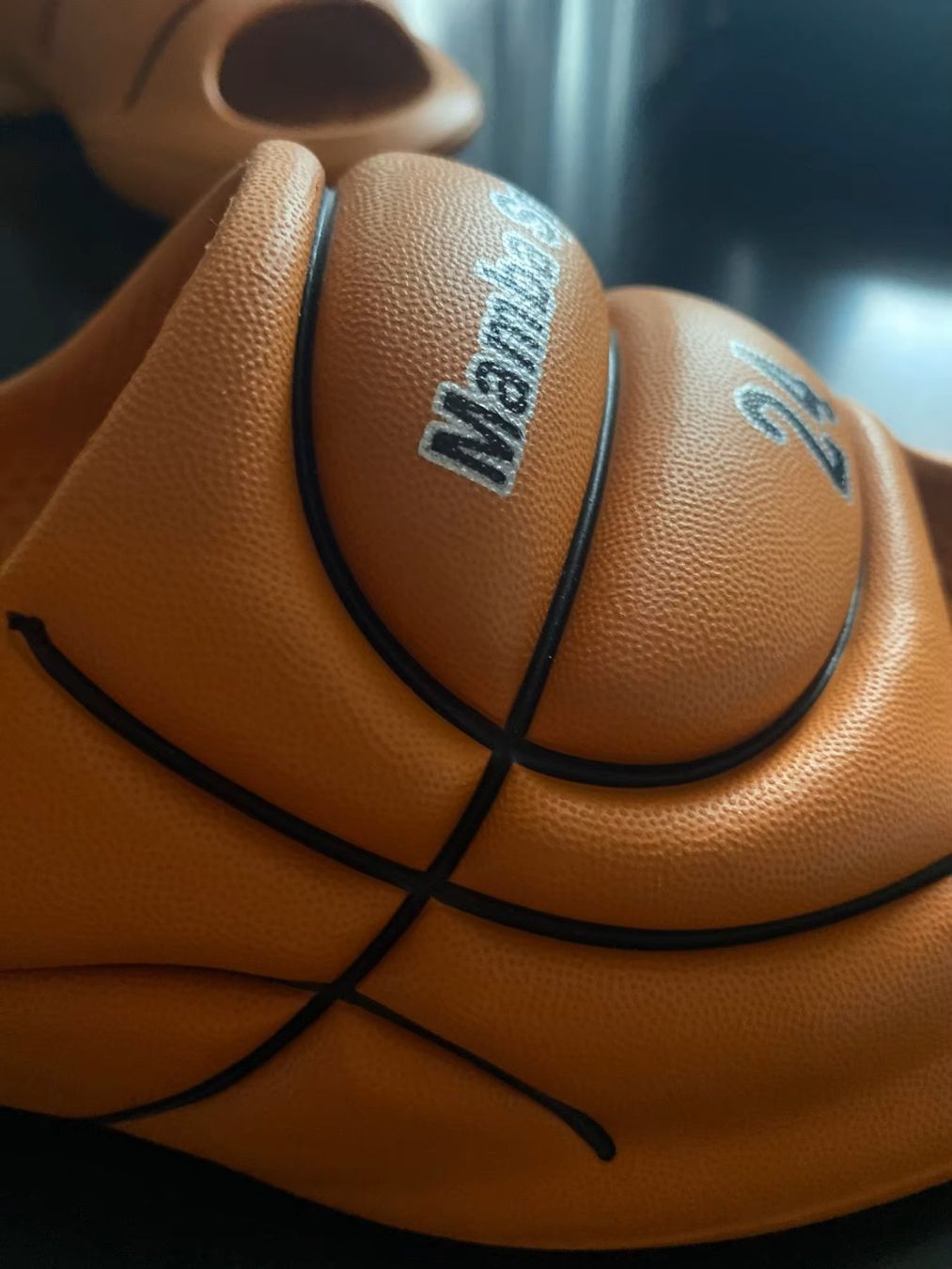Copricapi, berretti & cappellini: Sommer-Basketball-Hausschuhe – Nuovo e nell'imballaggio originale da Bremblens venduto da SHOPSPORT 3