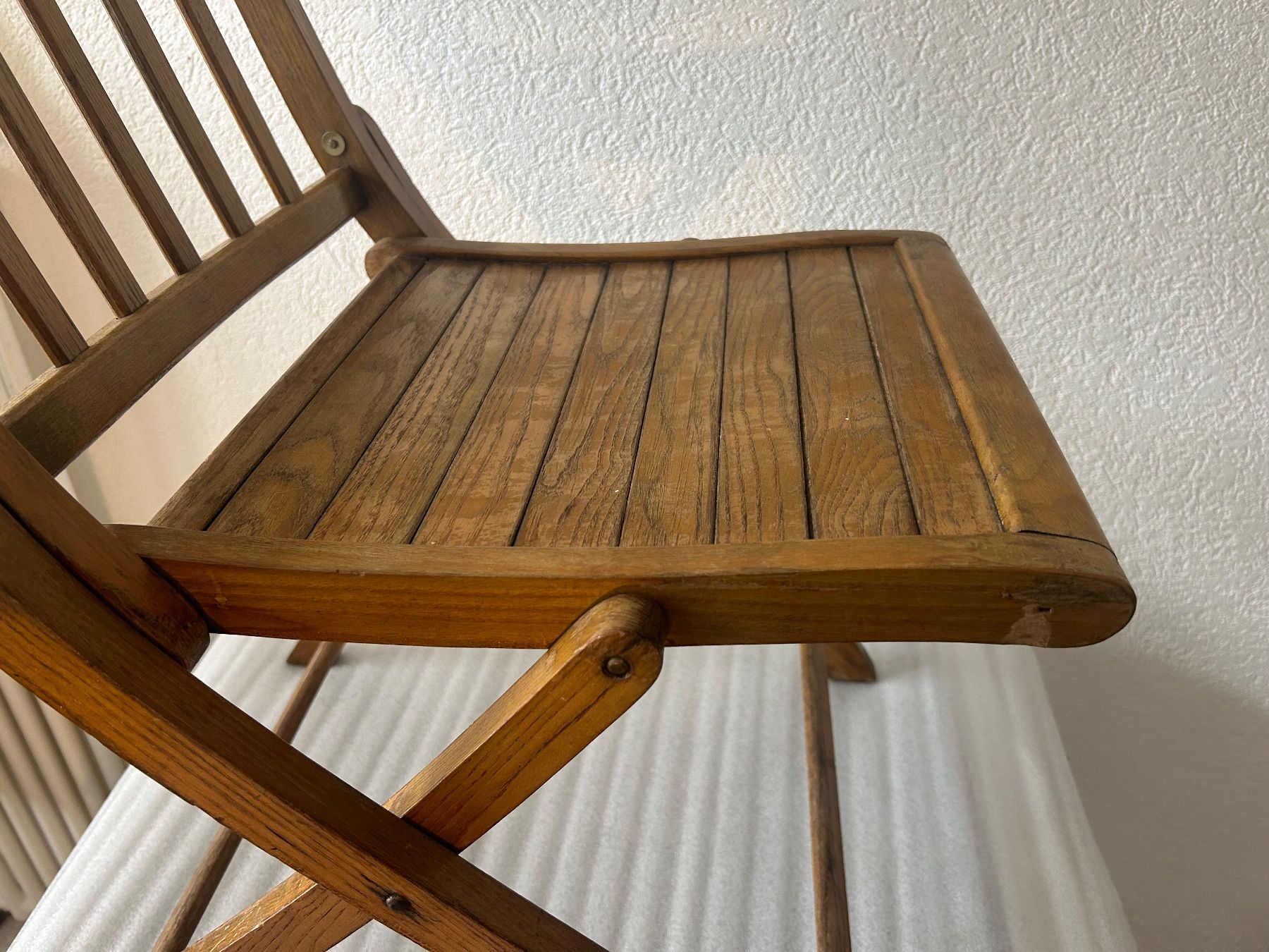 Stühle: Vintage - Holz Klappstuhl – Gebraucht aus La Chaux-de-Fonds von jacq_LaTsch0 4
