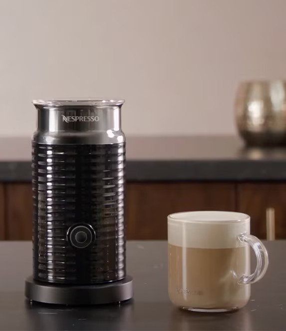 Nespresso Kaffeemaschinen & Espressomaschinen: Nespresso aeroccino3 – Gebraucht aus Porrentruy von Danreisende