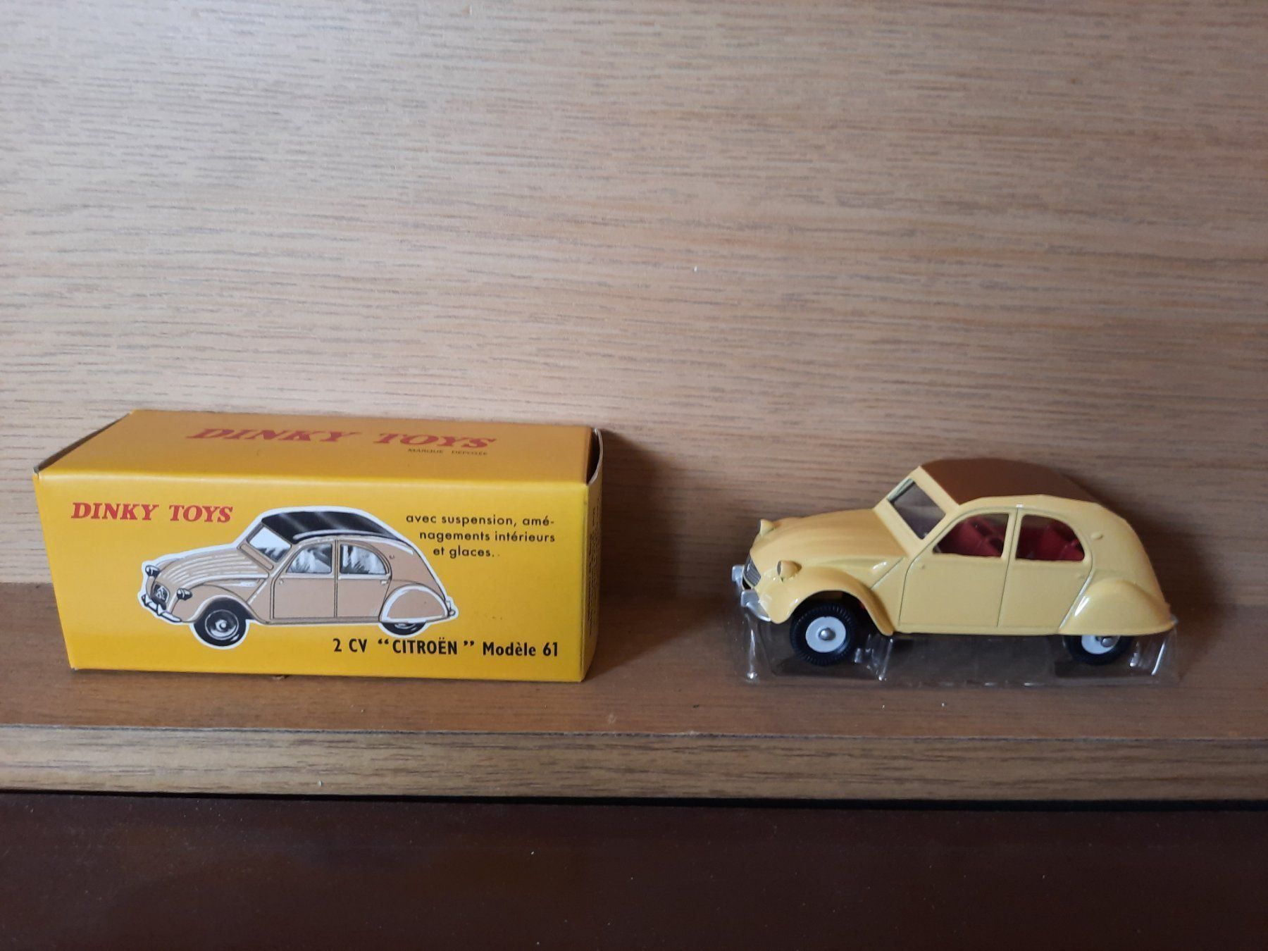 Dinky Toys Modellautos: 2 CV Citroën Modell 61 Dinky Toys – Neu und originalverpackt aus Weinfelden von JoeBaer 1
