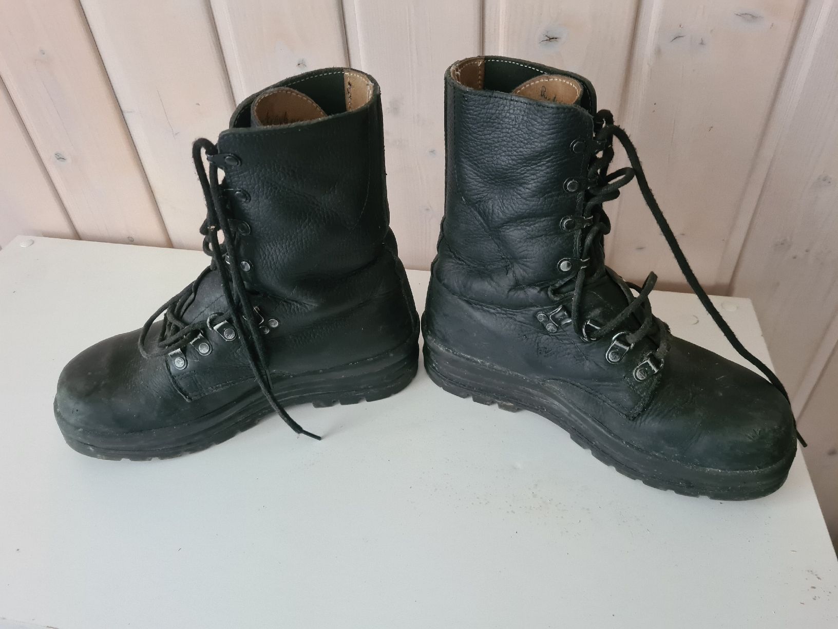 Schweizer Armee Scarpe da uomo: KS 90, Kampfstiefel, Wanderschuhe – Usato da Waldkirch venduto da Hypertenuse 1