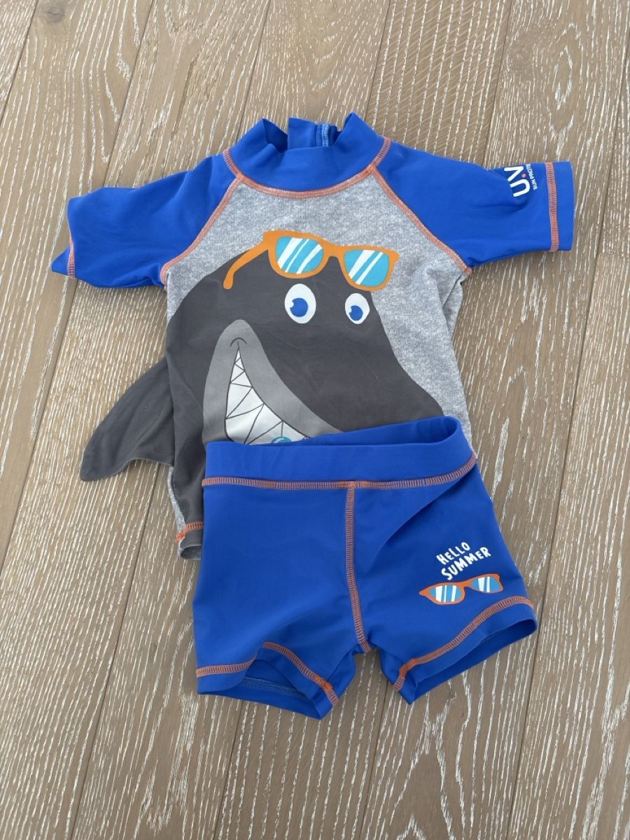 Migros Badehosen: Jungen Badeshirt mit Hose  – Gebraucht aus Zürich von muz_5h6k