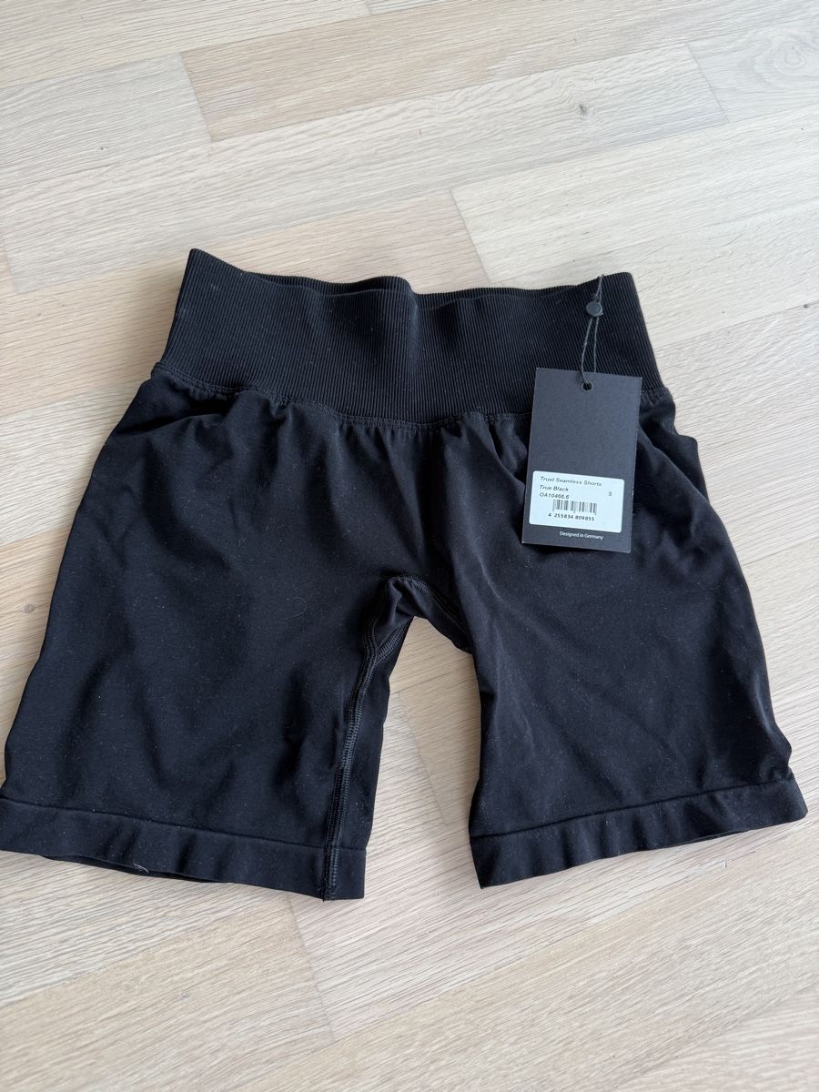Oace Pantaloni: Trust Seamless Shorts – Nuovo e nell'imballaggio originale da Heimberg venduto da Yara_ 2