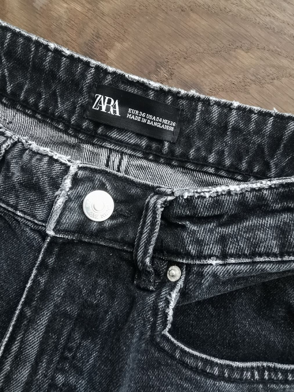 Zara Pantaloni: Zara Jeans Shorts Gr. 36 – Usato da Obergerlafingen venduto da Sigus 2