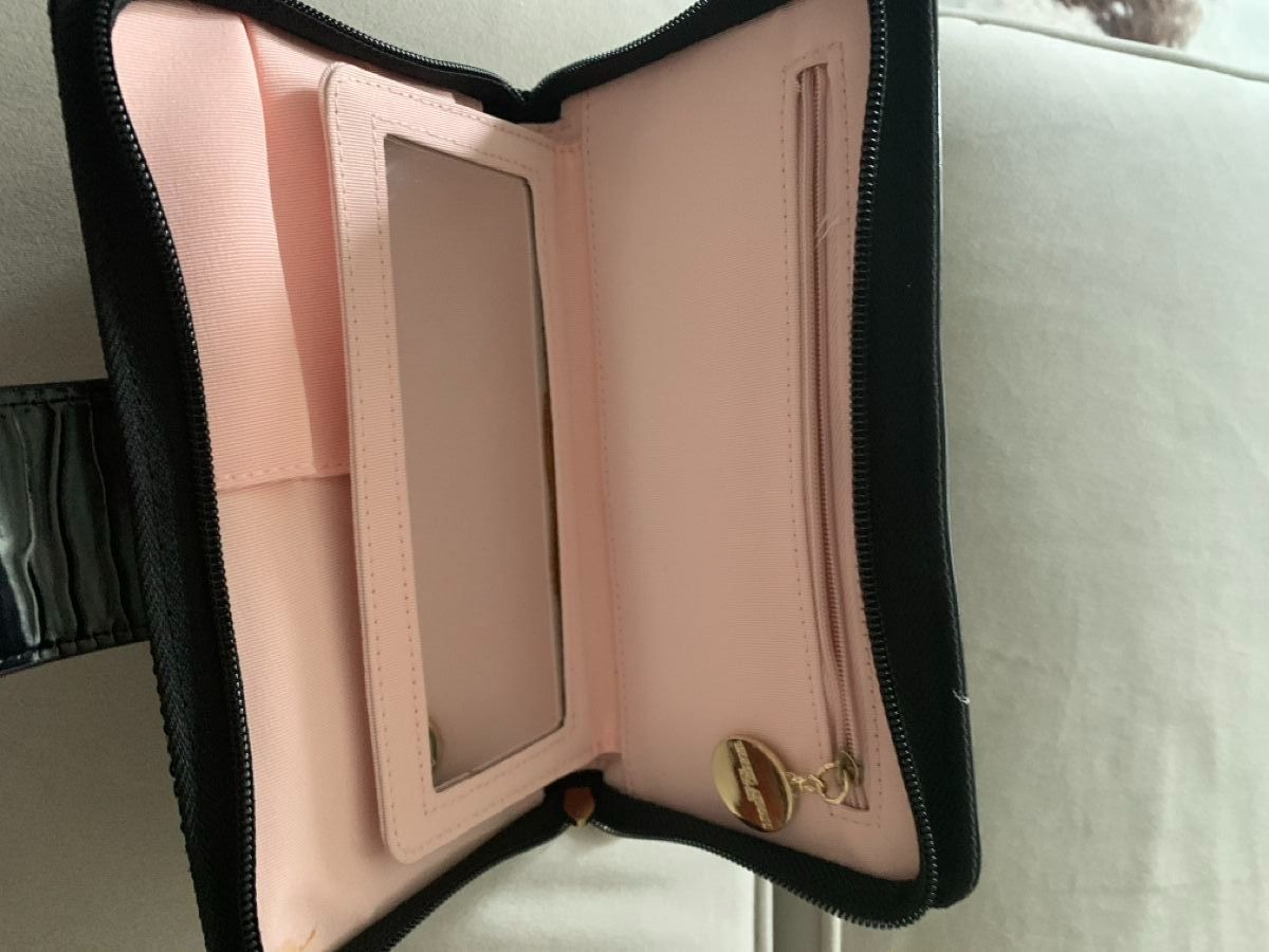 Armani Borse da donna: Giorgo arman parfums Pochette – Nuovo (secondo la descrizione) da Bergdietikon venduto da zor_856j 1
