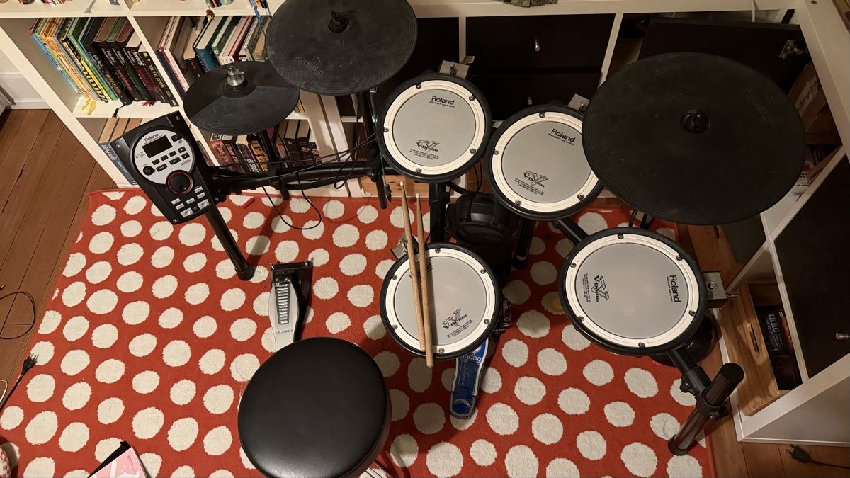 Roland Strumenti musicali: Roland TD-11 E-Drum – Usato da Zürich venduto da sockelismer