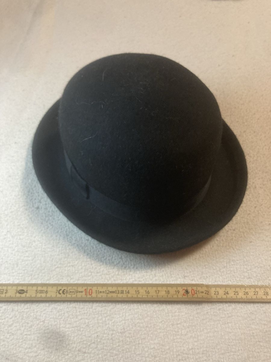 H&M Hüte, Mützen & Caps: Chapeau – Gebraucht aus Cortébert von col_h56s