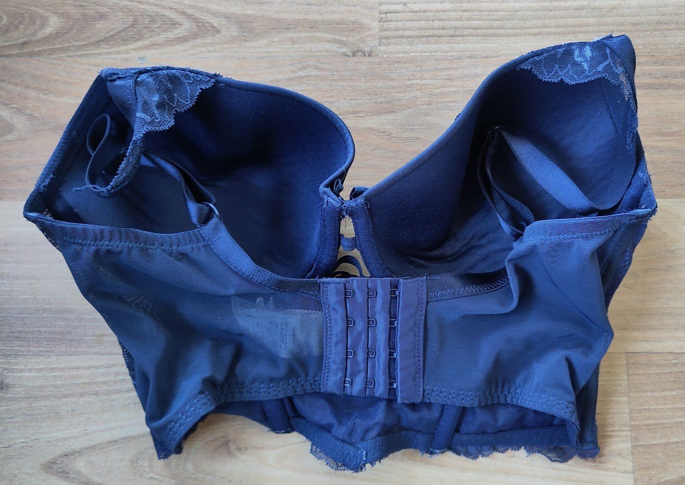 Hunkemöller Altra biancheria intima: Dunkelblauer BH von Hunkemöller, Gr. 75E – Usato da Lugano venduto da kat_lm5b 2