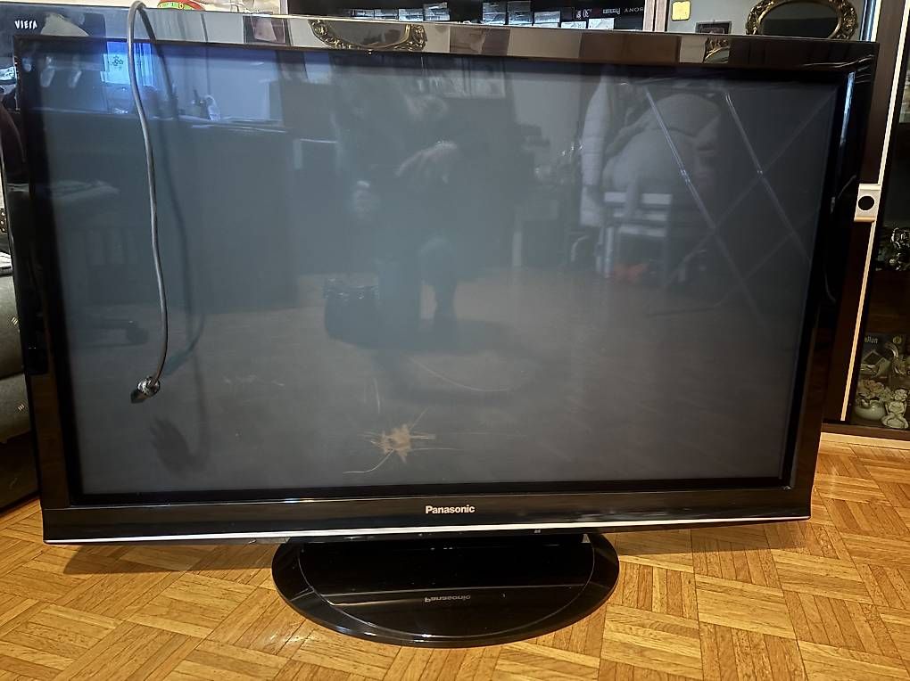 Televisori: Televisore in regalo – Usato da Breganzona venduto da Lussy74