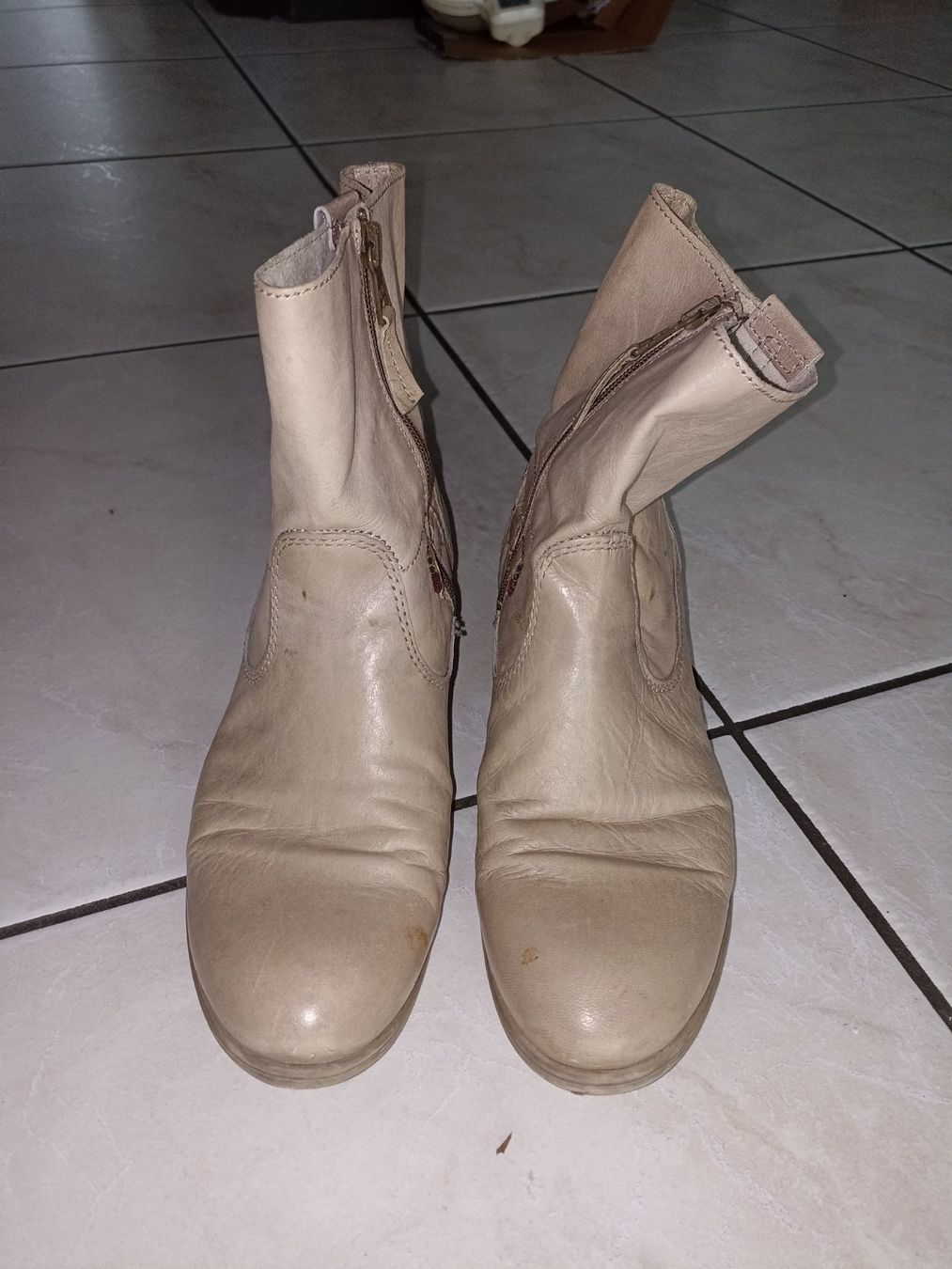 Scarpe da donna: Max beige Lederstiefel Gr 40 – Usato da Eschenbach SG venduto da nekodo 1