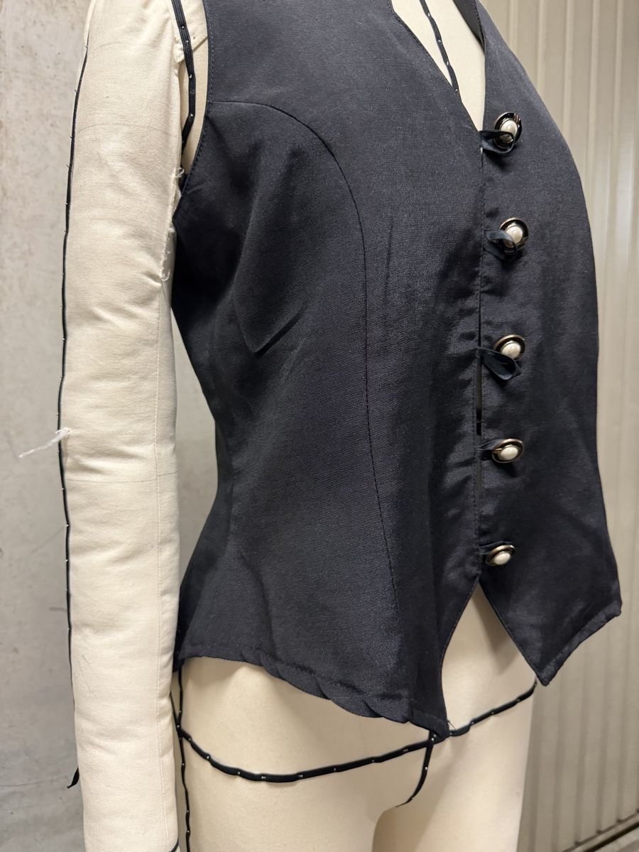 Gilets: GILET NOIR À QUEUE DE PIE – Neuf (Voir description) à Petit-Lancy par phikipi 4