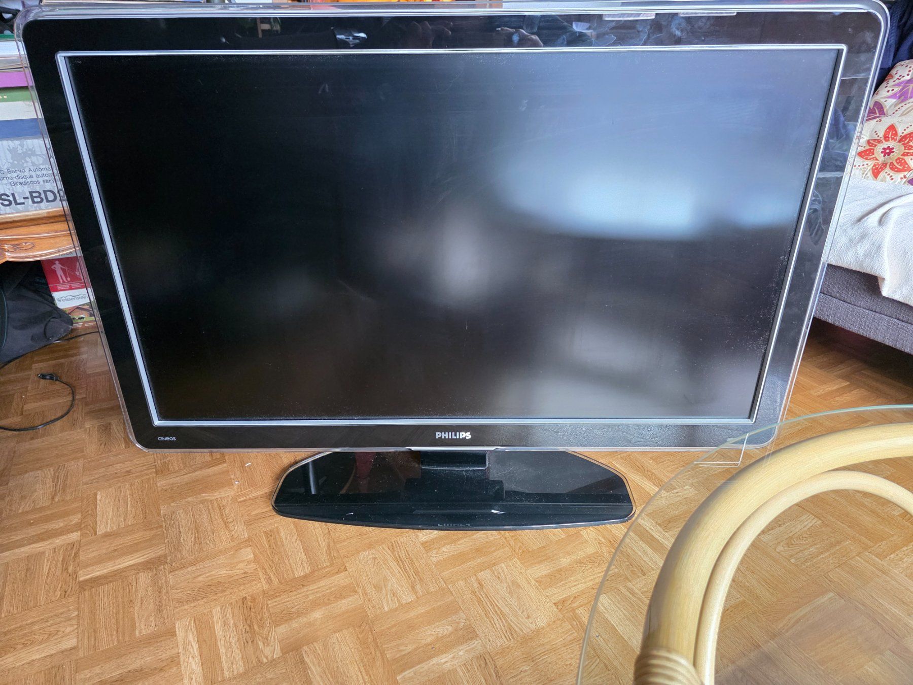 Philips Televisori: Philips TV Flachbildschirm mit Ledbeleuchtung. – Usato da Brienzwiler venduto da vegetabelvamp