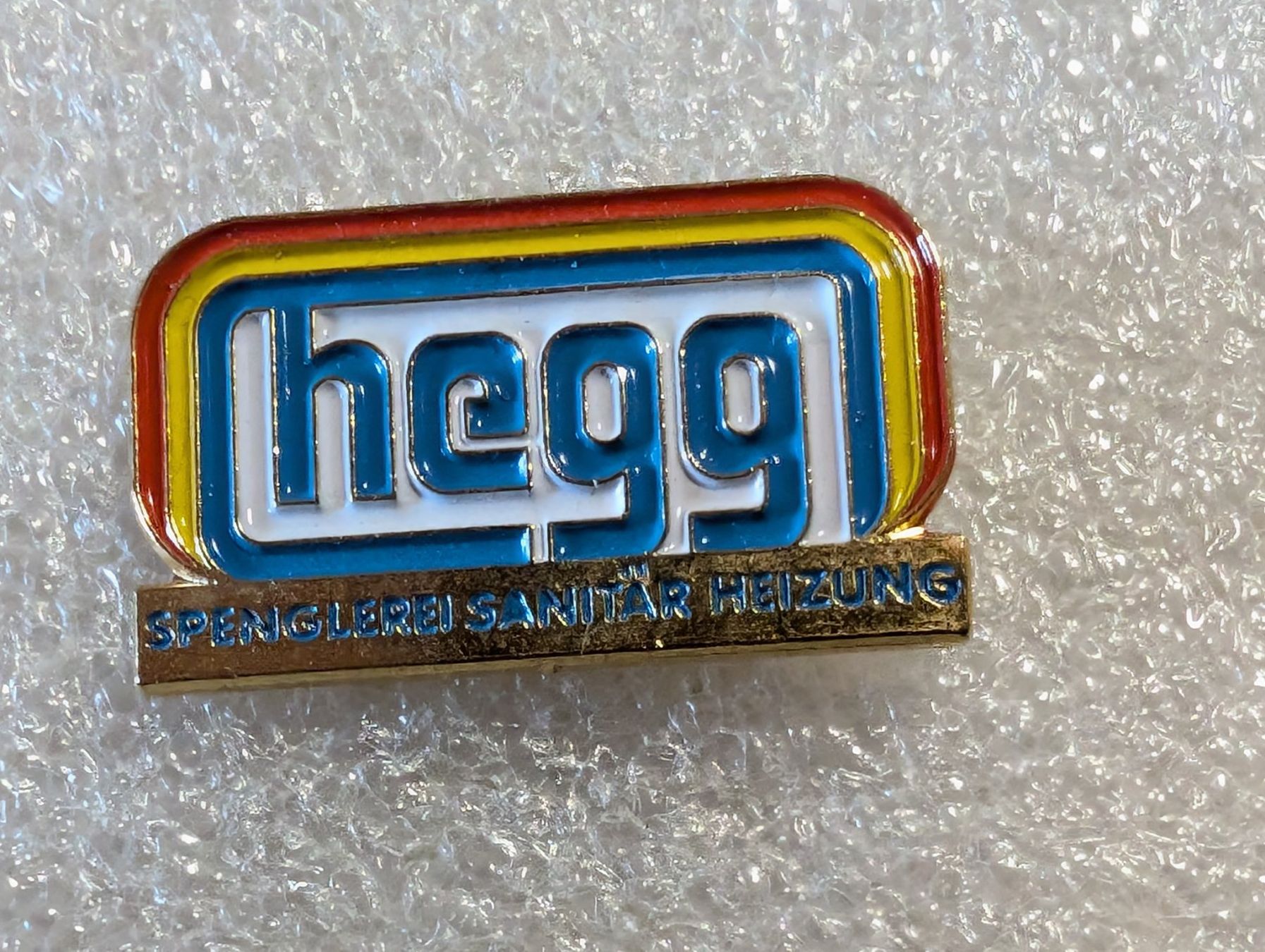 Placchette & Badge: Ansteckpin 292: Hegg – Usato da Oppligen venduto da Pin-Fall-Shop