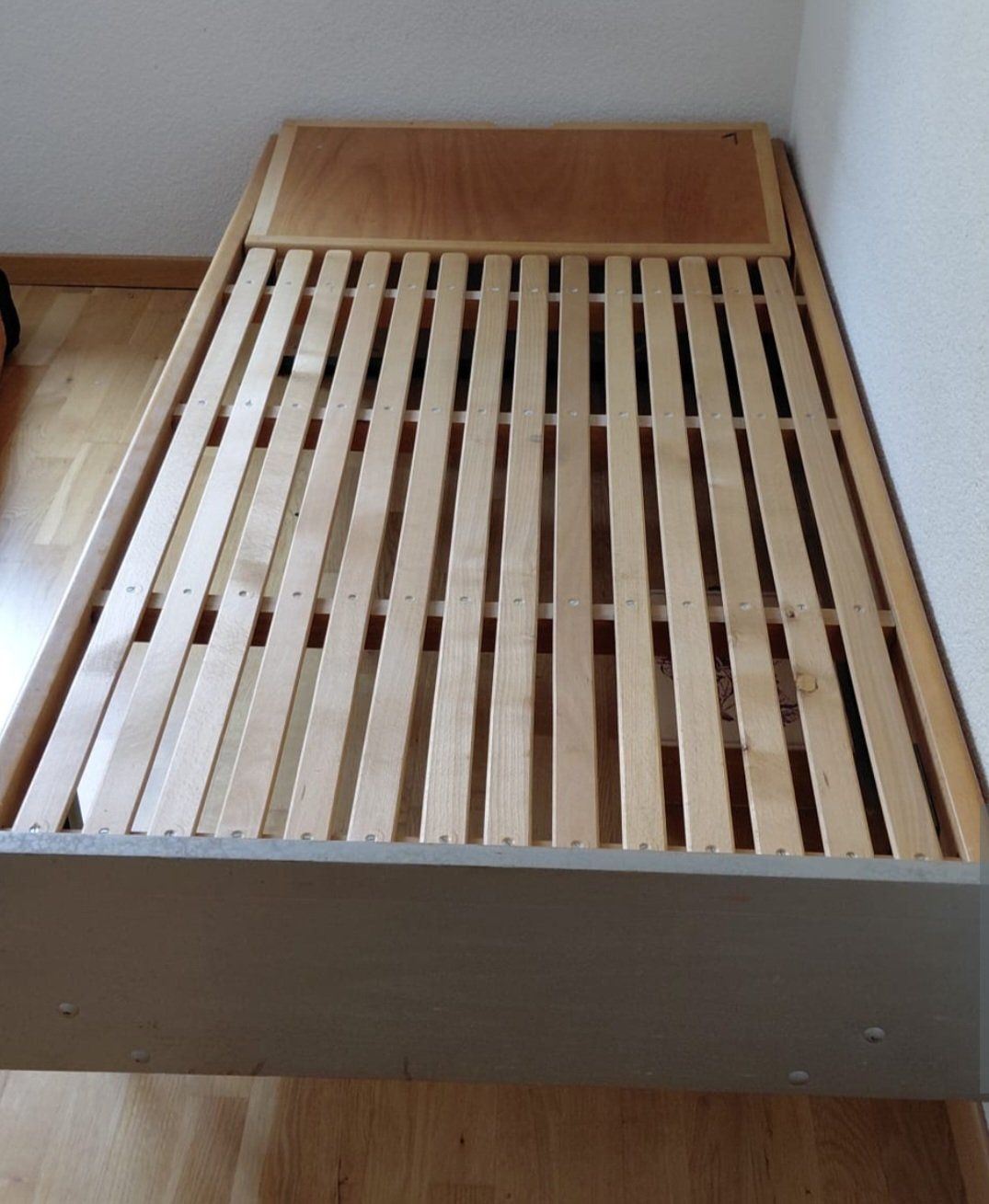 Betten: Bett – Gebraucht aus Bern von Mariaangie