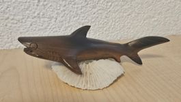 Hai-Figur aus Holz