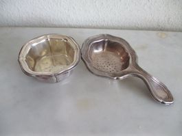 Teesieb mit Schälchen versilbert Passoire à thé argenté