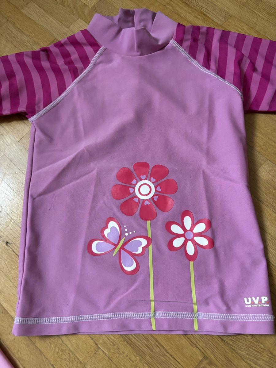 Costumi da bagno & Bikini: Badeset UV Gr. 92/98 und Badeschuhe – Usato da Niederwangen b. Bern venduto da muidop 4