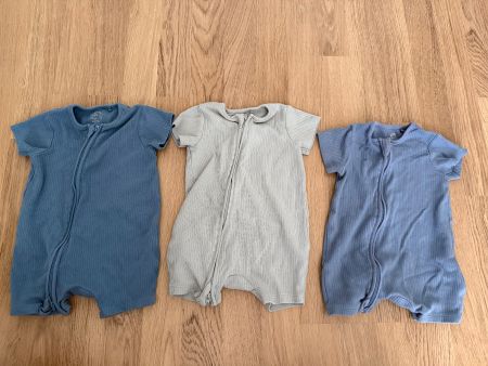 3 Strampler kurzarm, Grösse 74 (6-9 Monate), Marke NEXT baby